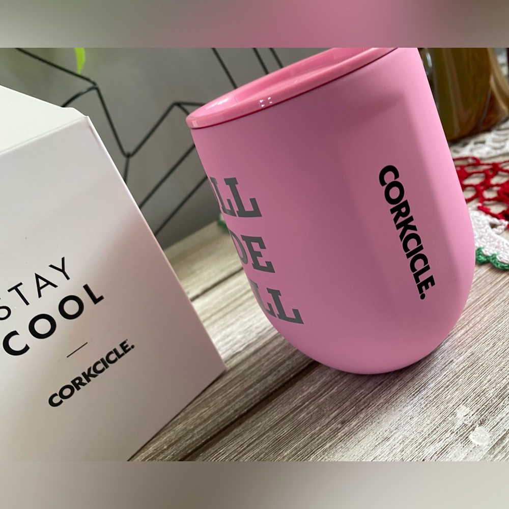 "Roll Tide Roll” Corkcicle Neon Lights Stemless Cup w
Lid ✨ Sun Soaked Pink 12oz - Picture 13 of 14